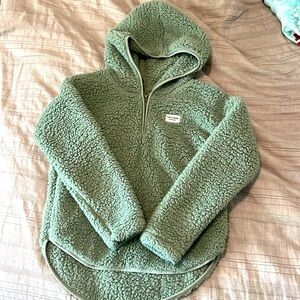 Selling this Abercrombie kids Sherpa sweatshirt. Worn once!